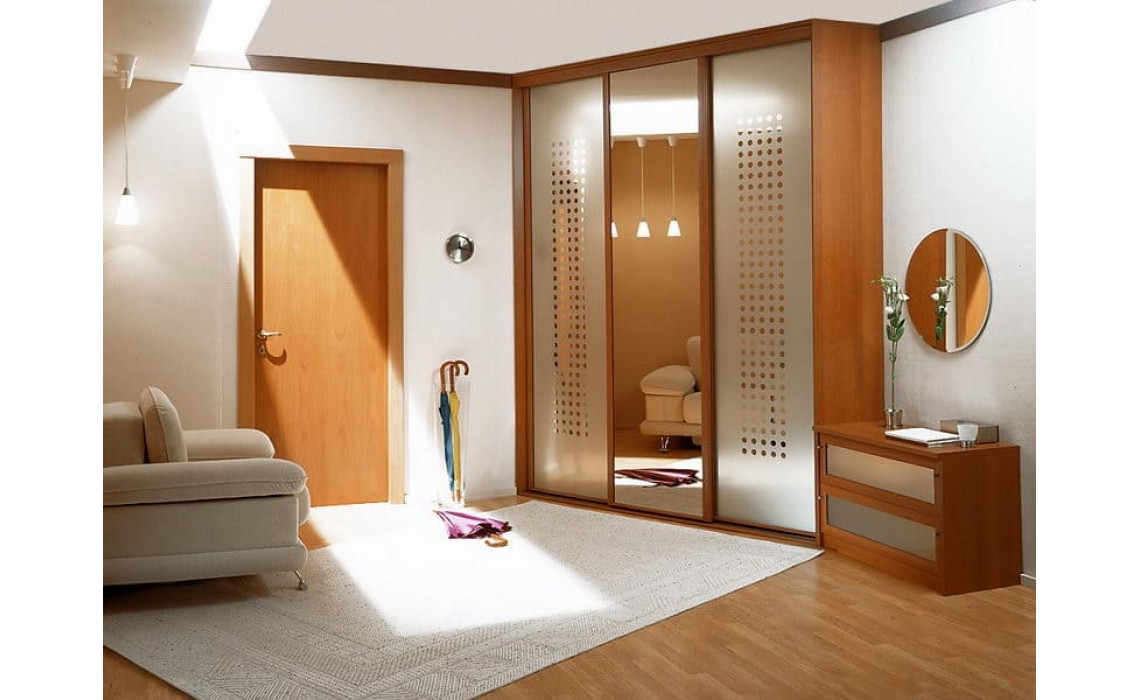 Поєднання кольору дверей та меблів в інтер'єрі